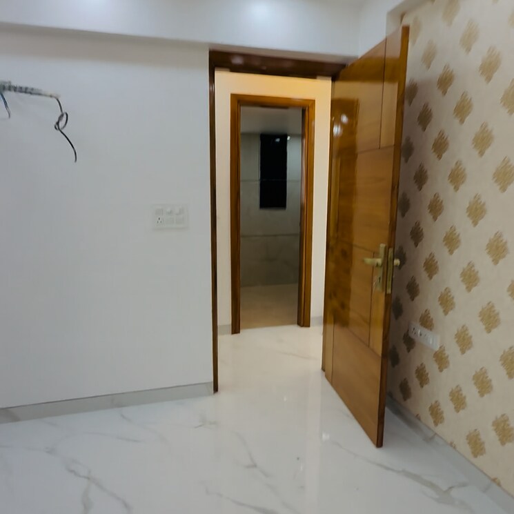 Room, green park extension 4 Bedroom 300 Sq.Yd. Builder Floor In Green Park Extension Delhi 9080699