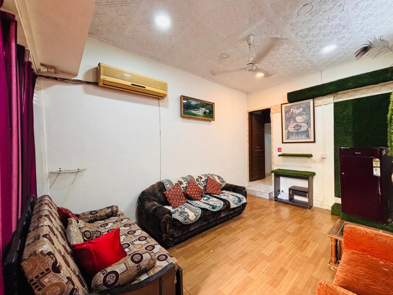 1 BHK Builder Floor For Rent in Saket