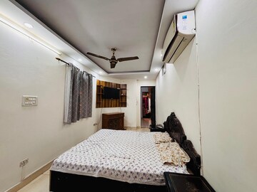 Bedroom in 1 BHK Builder Floor at Saket – for Rent
