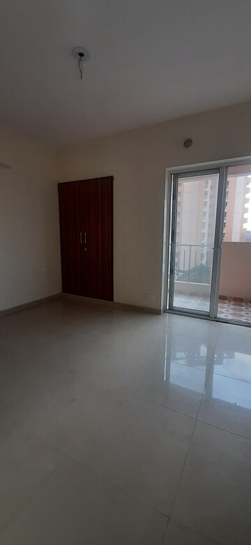 Furnished Amenities in 3 BHK Builder Floor at Landcraft Golf Links, Pandav Nagar – for Rent