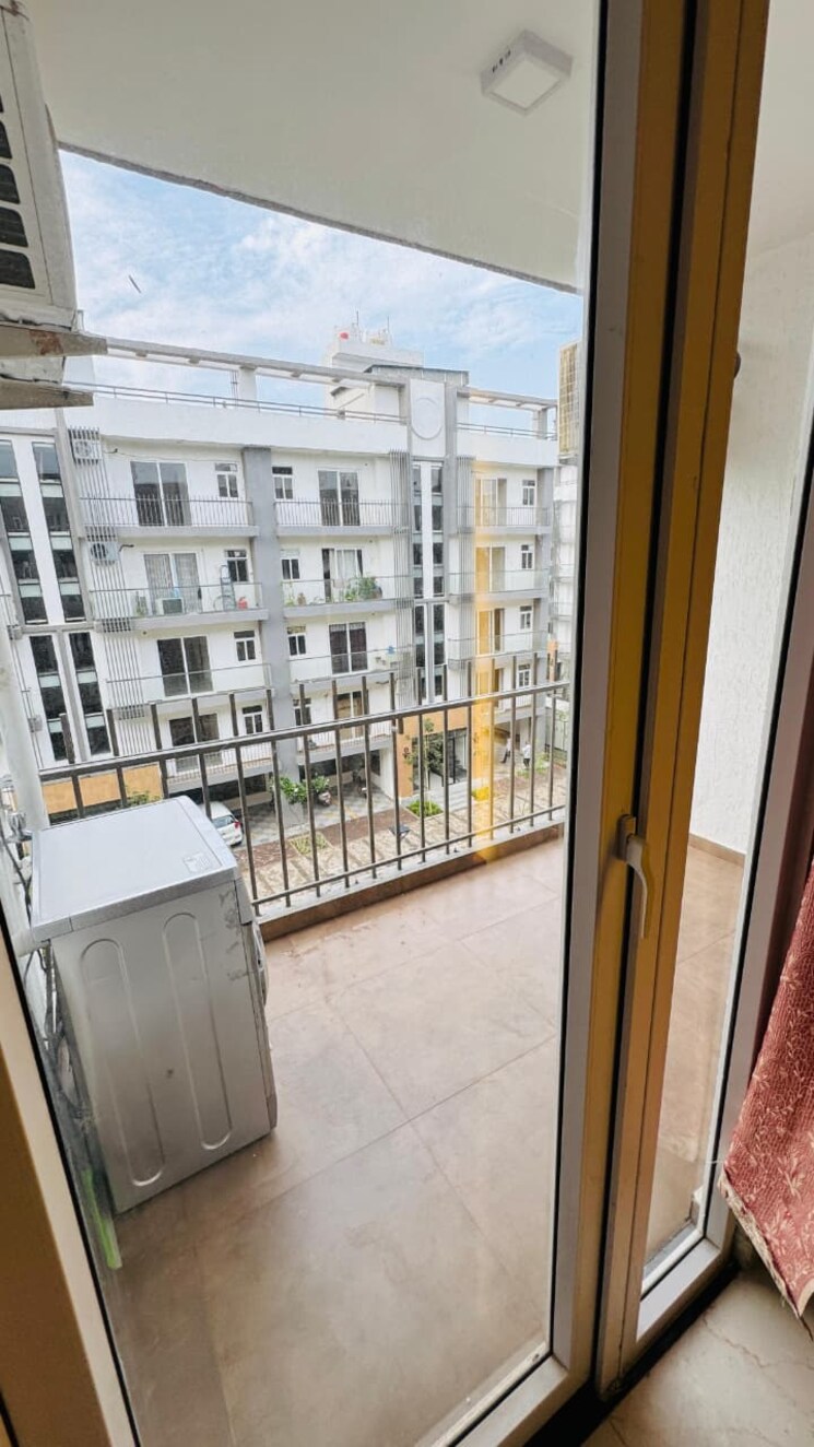 Balcony, smart-world-gems 2.5 Bedroom 1195 Sq.Ft. Apartment In Sector 89 Gurgaon 9080662