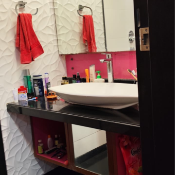 Attached Bathroom in 2.5 BHK Apartment at Ashoka Tower Andheri, Versova – for Rent