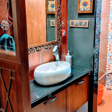 Furnished Amenities in 2.5 BHK Apartment at Ashoka Tower Andheri, Versova – for Rent