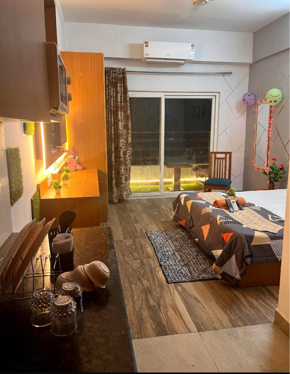 Studio  651 Sq.Ft. Apartment in Paramount Golf Forest Studio Apartments - OAK Towe