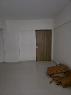 Room in 1.5 BHK Apartment at Bajaj Emerald, Andheri East – for Sale