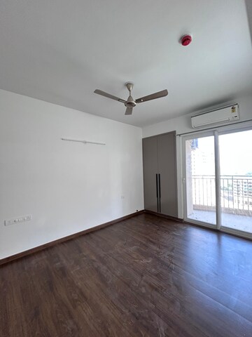 Room in 3.5 BHK Apartment at ATS Homekraft Pious Hideaways, Sector 150 – for Rent