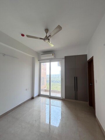 Room in 3.5 BHK Apartment at ATS Homekraft Pious Hideaways, Sector 150 – for Rent