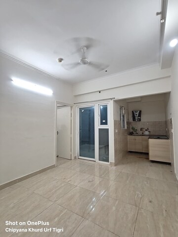 Room in 1 BHK Apartment at Gaur City 2 - 14th Avenue, Sector 16c Greater Noida – for Rent
