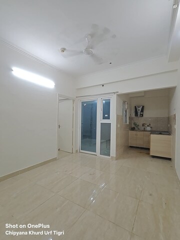 Room in 1 BHK Apartment at Gaur City 2 - 14th Avenue, Sector 16c Greater Noida – for Rent