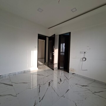 Room in 3 BHK Apartment at Lotus Unity, Versova – for Rent