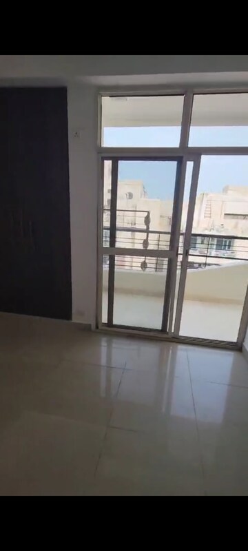 Room in 2 BHK Apartment at Amrapali Empire, Sain Vihar – for Sale