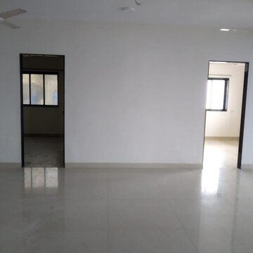Room in 4 BHK Apartment at Silver View Apartments, Versova – for Rent
