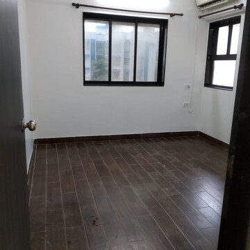 Room in 4 BHK Apartment at Silver View Apartments, Versova – for Rent
