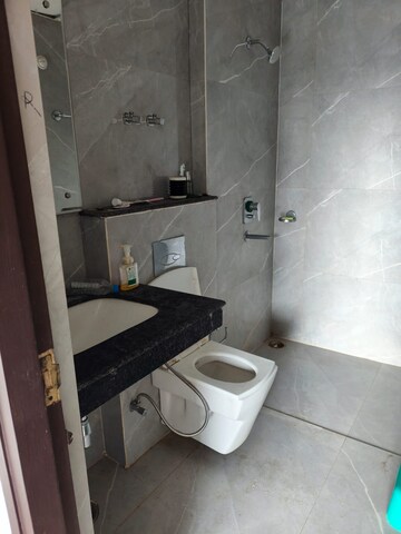 Attached Bathroom in 3 BHK Apartment at Gomti Nagar – for Rent