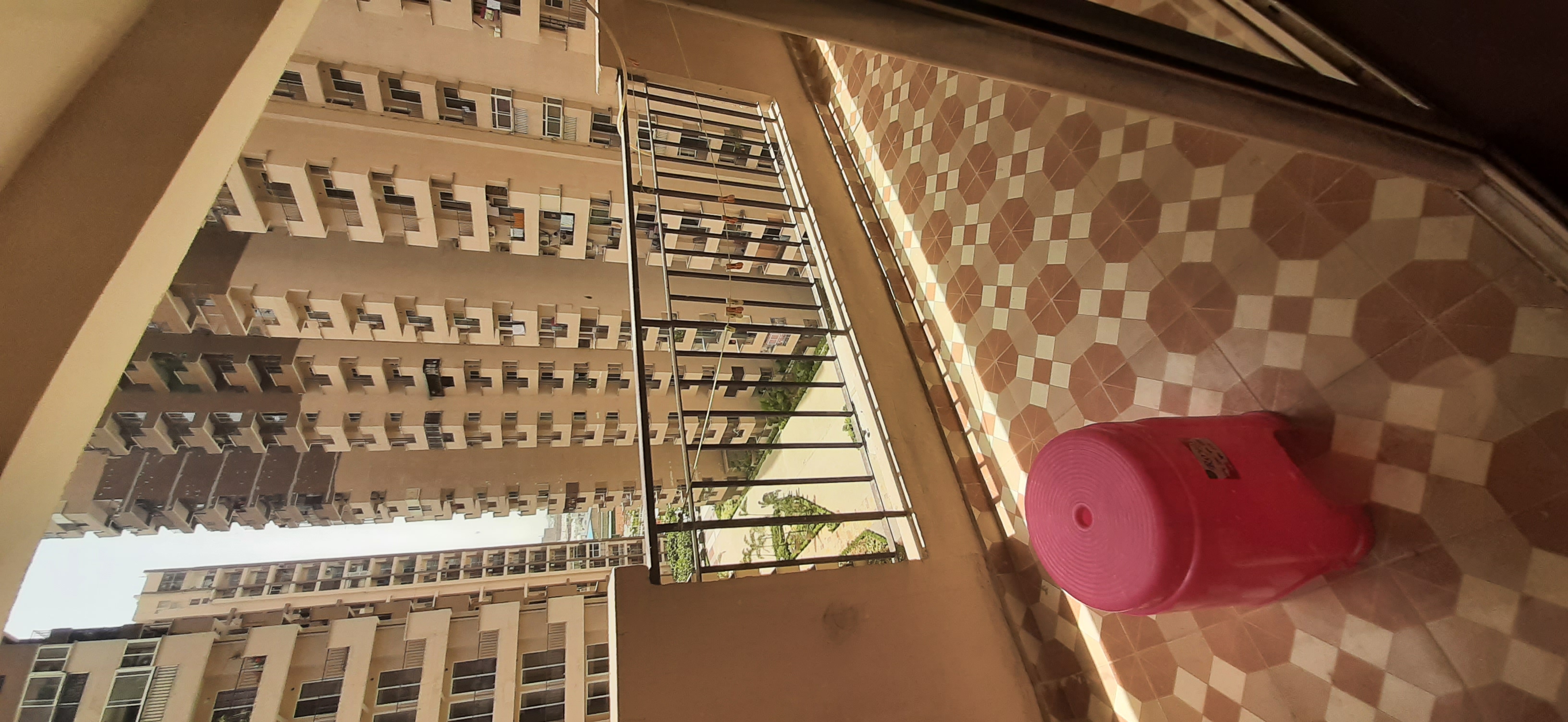 2.5 BHK 1405 Sq.Ft. Apartment in Land Craft Golf Links Apartment Phase 2