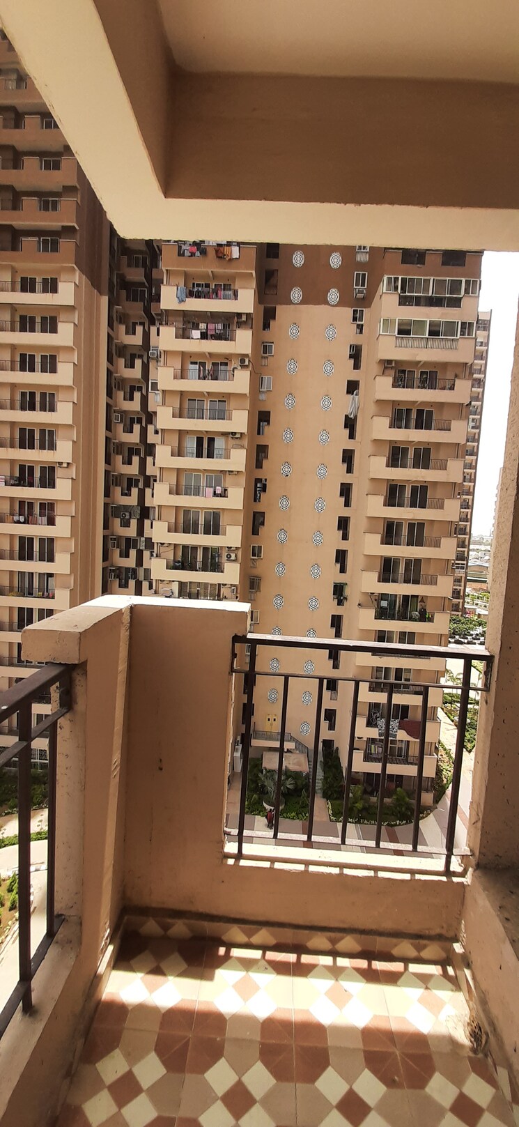 Exterior View, land-craft-golf-links-apartment-phase-2 2.5 Bedroom 1405 Sq.Ft. Apartment In Pandav Nagar Ghaziabad 9080798