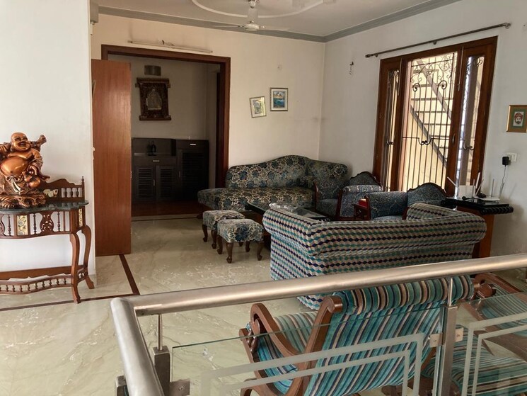 Bedroom, sainik farm 4 Bedroom 5000 Sq.Yd. Villa In Sainik Farm Delhi 9080883