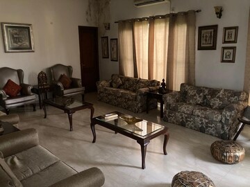 Living Room in 4 BHK Villa at Sainik Farm – for Rent
