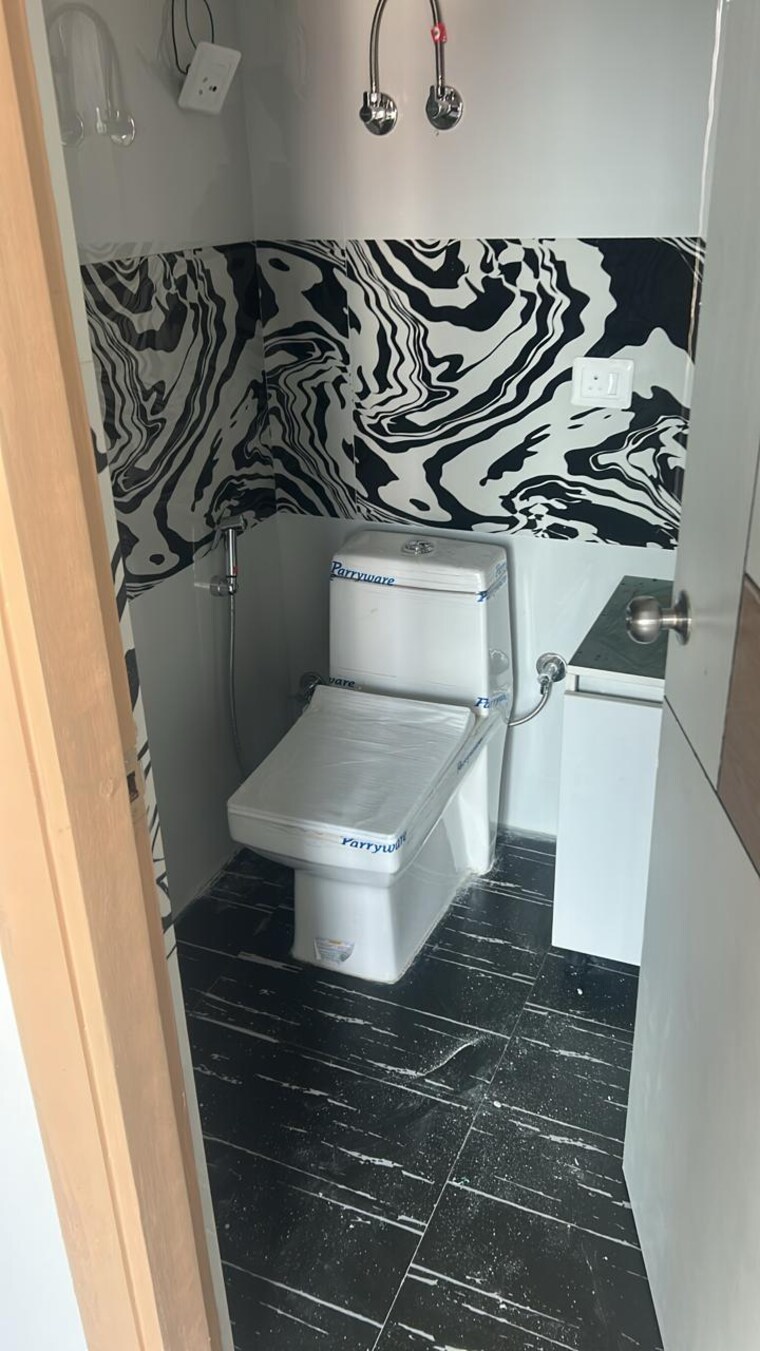 Bathroom, rishabh-hindon-green-valley 3 Bedroom 1645 Sq.Ft. Apartment In Ahinsa Khand 2 Ghaziabad 9080886