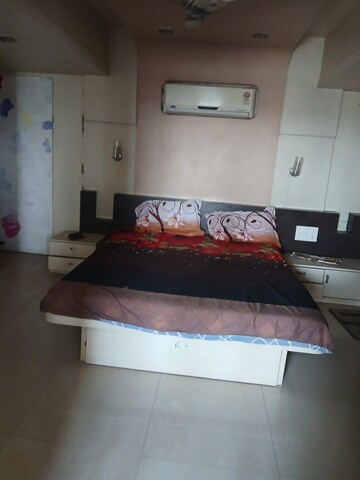 Bedroom in 3.5 BHK Apartment at Nyati Meadows, Wadgaon Sheri – for Rent