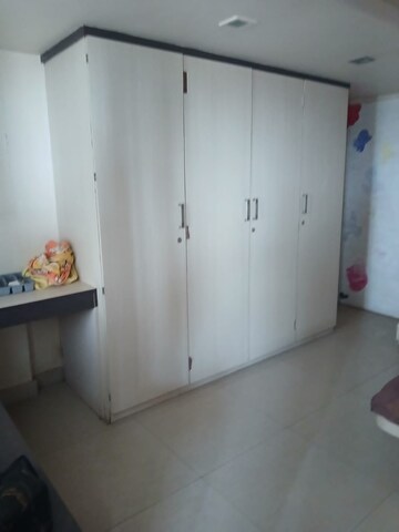 Room in 3.5 BHK Apartment at Nyati Meadows, Wadgaon Sheri – for Rent