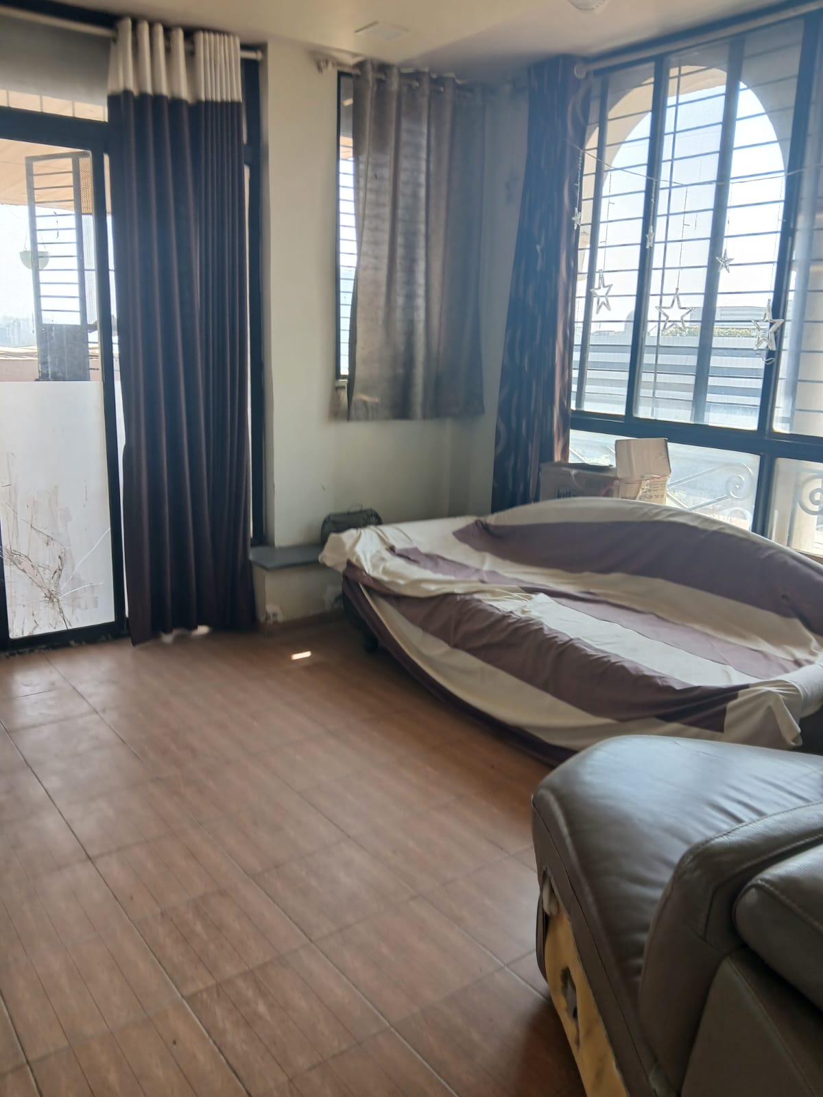 3.5 BHK + Servant Room Apartment For Rent in Nyati Meadows
