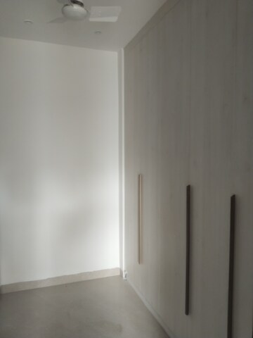Room in 4 BHK Builder Floor at Dlf Phase I – for Sale