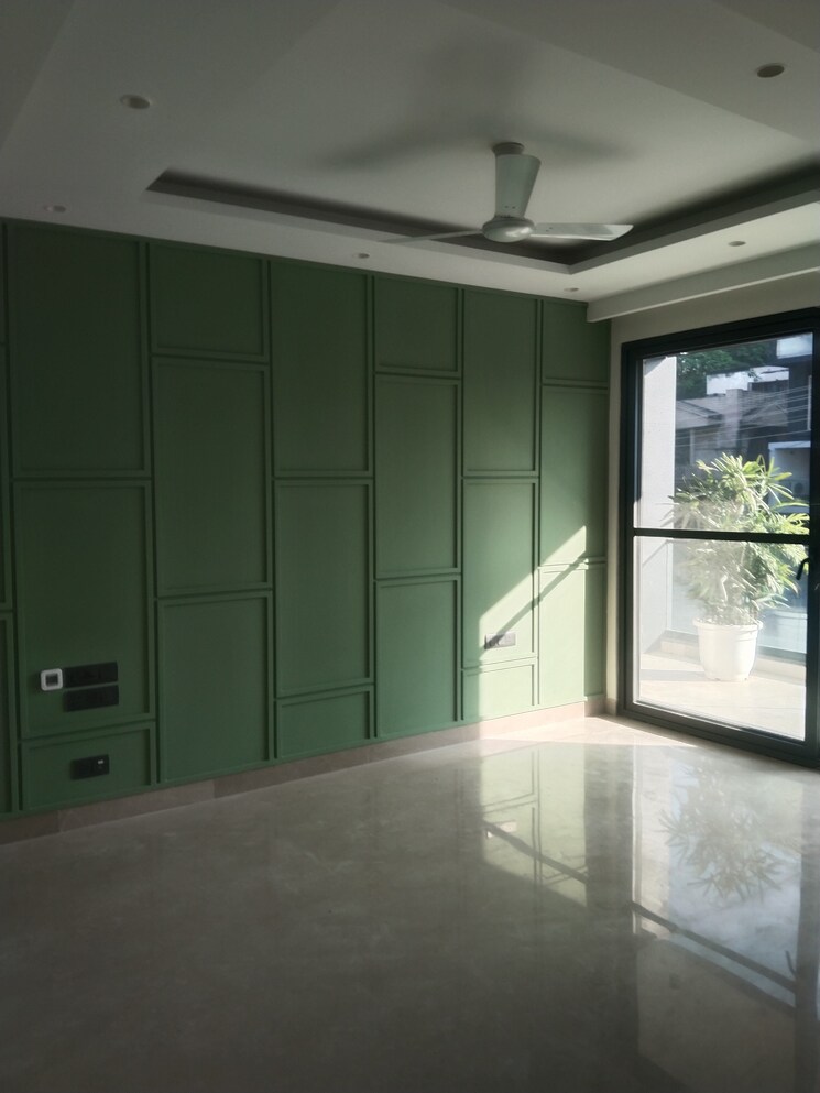 Room, dlf phase i 4 Bedroom 1800 Sq.Ft. Builder Floor In Dlf Phase I Gurgaon 9080901