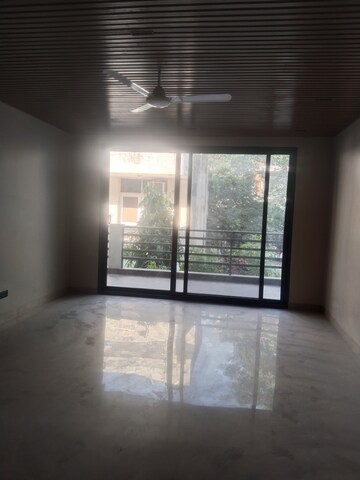 Room in 4 BHK Builder Floor at Dlf Phase I – for Sale