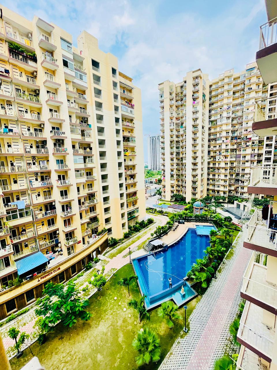 3 BHK + Extra Room 1250 Sq.Ft. Apartment in Anthem French Apartment