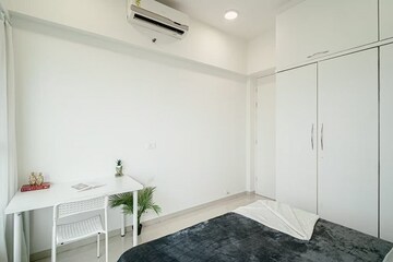 Room in 2 BHK Apartment at Kalpataru Crest, Bhandup West – for Sale
