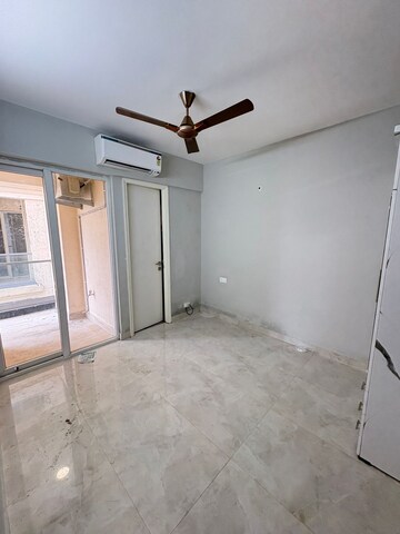 Room in 2 BHK Apartment at Signature Global City, Sector 37d – for Rent