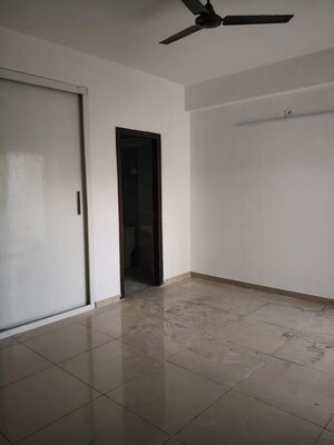 Room in 4 BHK Apartment at Anthem French Apartment, Sector 16b Greater Noida – for Sale