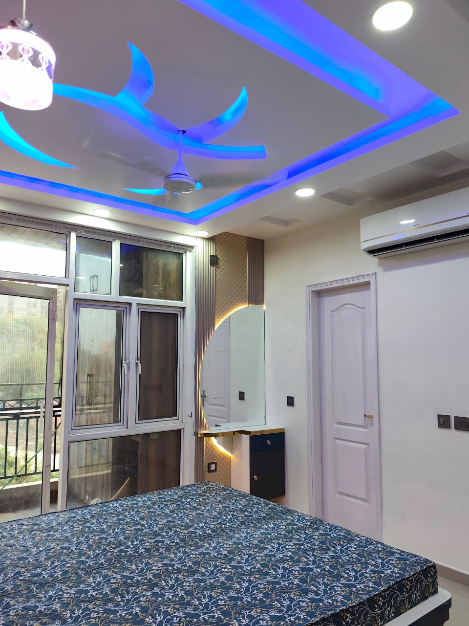 3.5 BHK + Servant Room Apartment For Rent in Rishita Manhattan