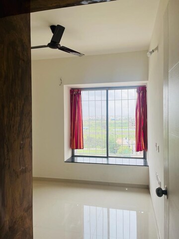 Room in 1 BHK Apartment at Rohan Abhilasha 2, Wagholi – for Rent