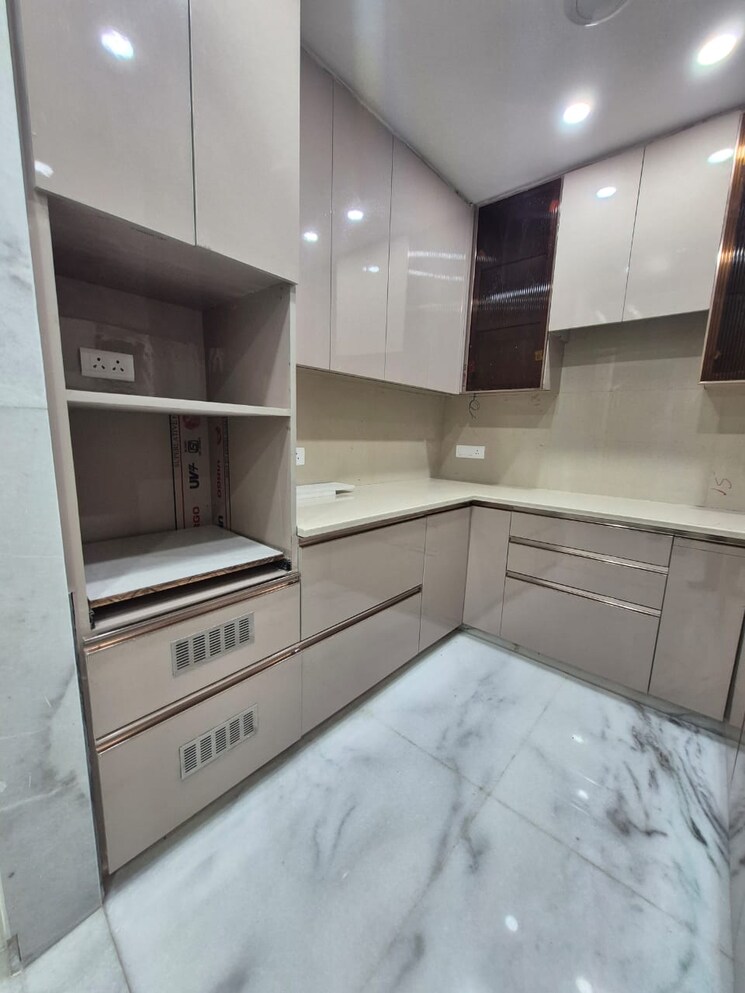 Kitchen, lajpat nagar i 2 Bedroom 800 Sq.Ft. Builder Floor In Lajpat Nagar I Delhi 9081156