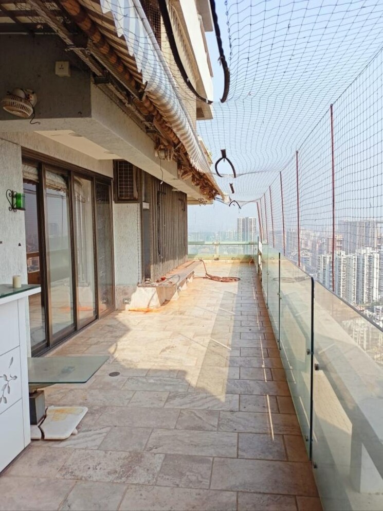 Balcony, oberoi-realty-sky-heights 4 Bedroom 5544 Sq.Ft. Apartment In Andheri West Mumbai 9081086