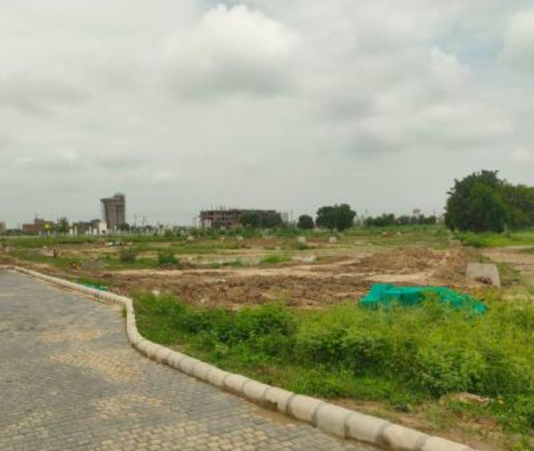 Plot For Sale in Sector 31