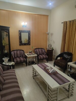 Living Room in 5 BHK Villa at Sector 40 – for Sale