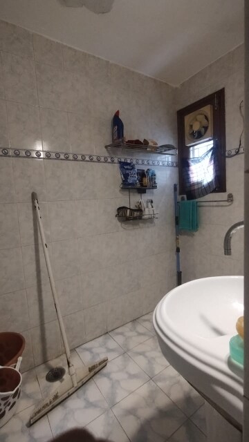 Bathroom in 2 BHK Apartment at DDA Rosewood Apartments, Vasant Kunj – for Rent
