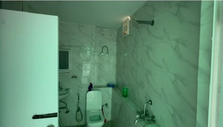 Bathroom, dlf city phase 3 1 RK 450 Sq.Ft. Independent House In Dlf City Phase 3 Gurgaon 9081097