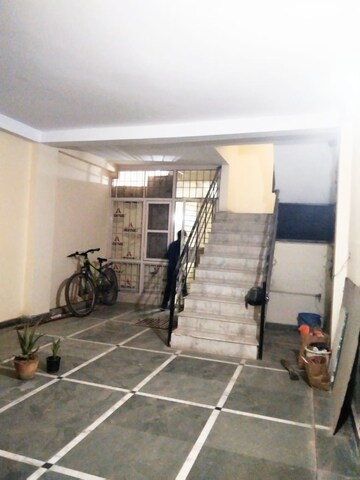 Parking in 5 BHK Independent House at Chattarpur – for Sale