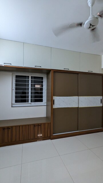 Room in 3 BHK Apartment at My Home Tridasa, Tellapur – for Rent
