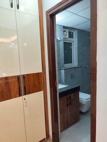 Furnished Amenities in 3.5 BHK Apartment at Rishita Manhattan, Gomti Nagar – for Rent