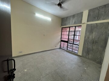 Room in 3 BHK Apartment at DDA Rosewood Apartments, Vasant Kunj – for Rent