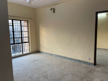 Room in 3 BHK Apartment at DDA Rosewood Apartments, Vasant Kunj – for Rent