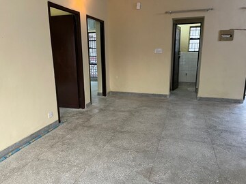 Room in 3 BHK Apartment at DDA Rosewood Apartments, Vasant Kunj – for Rent