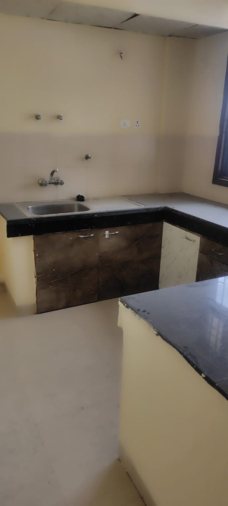 Kitchen, wave-dream-homes 1.5 Bedroom 580 Sq.Ft. Apartment In Wave City Ghaziabad 9081229