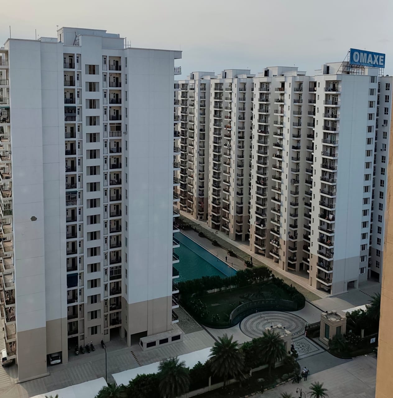 3.5 BHK + Servant Room Apartment For Rent in Omaxe Waterscapes