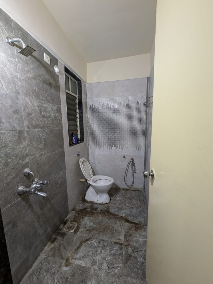 Bathroom, kamalraj-haridwar 2 Bedroom 750 Sq.Ft. Apartment In Dighi Pune 9081829